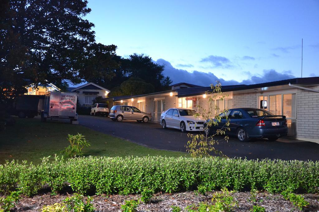 Broadway Lodge Motel Stratford Exterior photo
