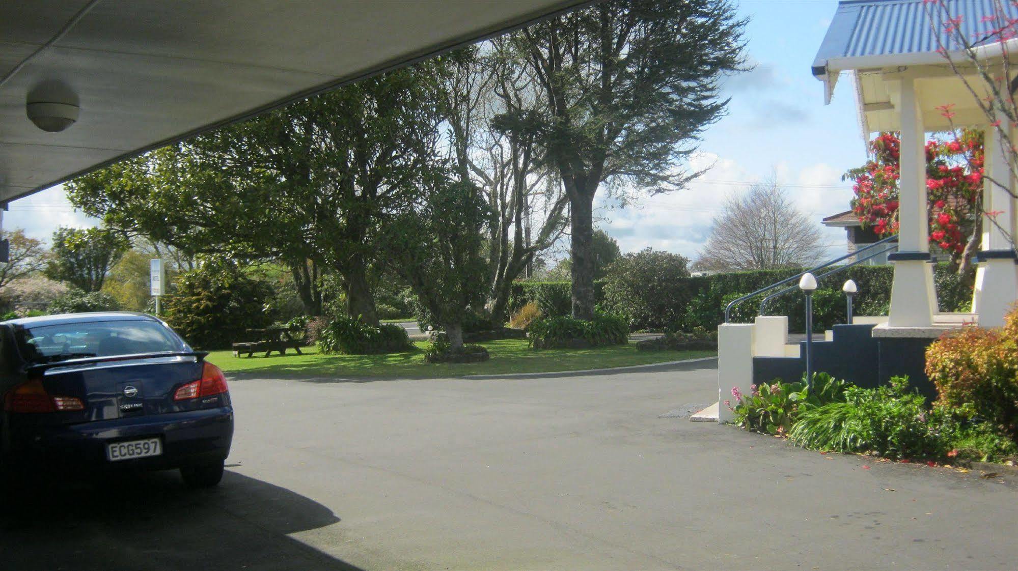 Broadway Lodge Motel Stratford Exterior photo